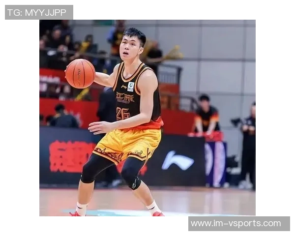 庞峥麟力压胡明轩与郭艾伦成功入选南区全明星首发阵容 庞峥麟力压胡明轩与郭艾伦成功入选南区全明星首发阵容